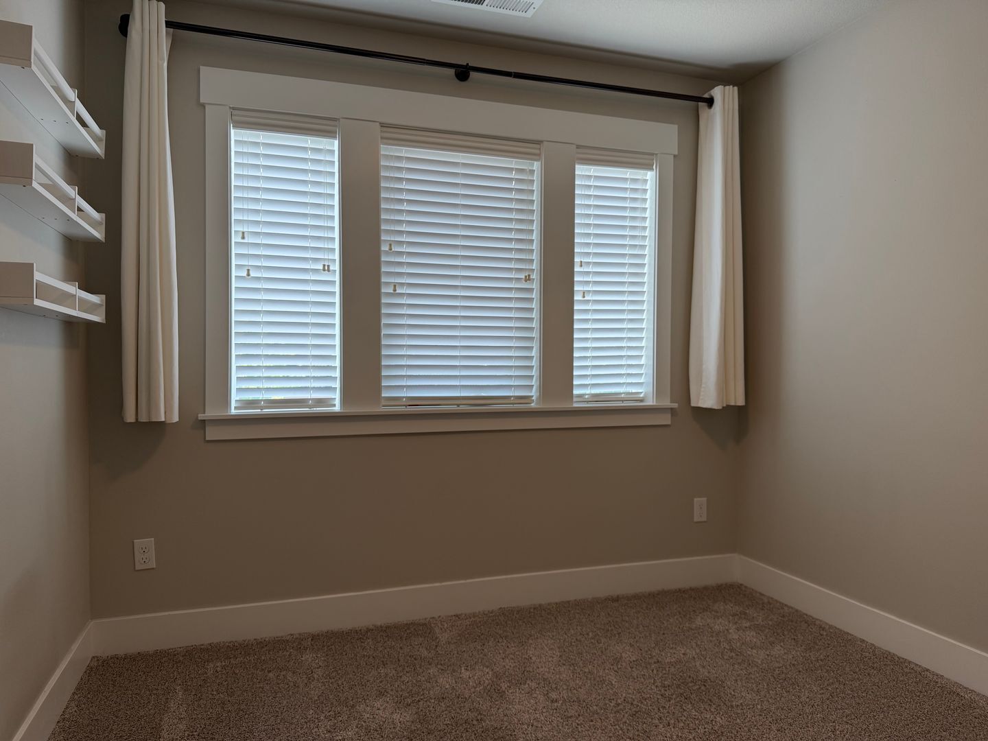16825 Chula Vista Ave. - Sandy - Oregon - 3 bed, 3 bath rental property
