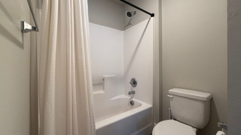 16825 Chula Vista Ave. - Sandy - Oregon - 3 bed, 3 bath rental property