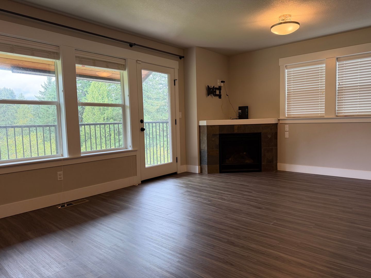 16825 Chula Vista Ave. - Sandy - Oregon - 3 bed, 3 bath rental property