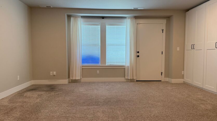 16825 Chula Vista Ave. - Sandy - Oregon - 3 bed, 3 bath rental property