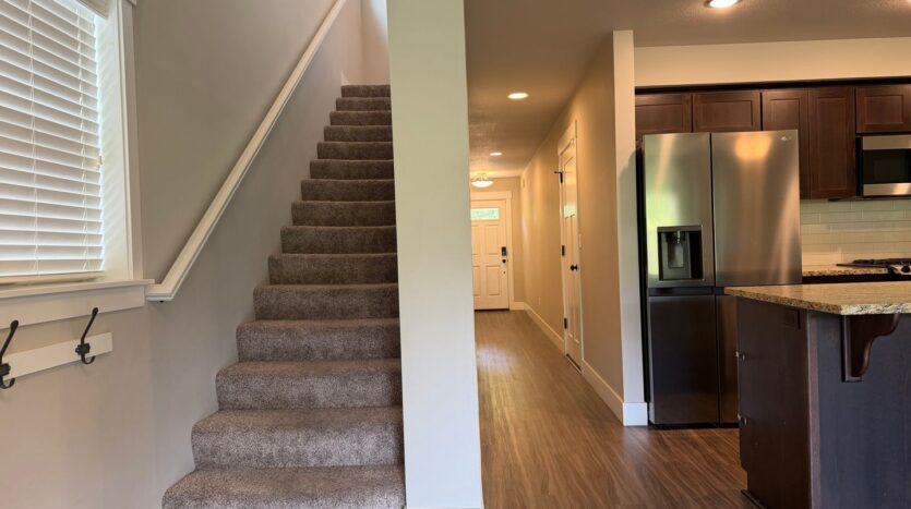 16825 Chula Vista Ave. - Sandy - Oregon - 3 bed, 3 bath rental property