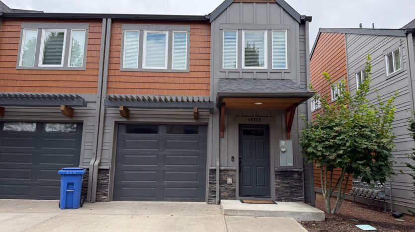 16825 Chula Vista Ave. - Sandy - Oregon - 3 bed, 3 bath rental property