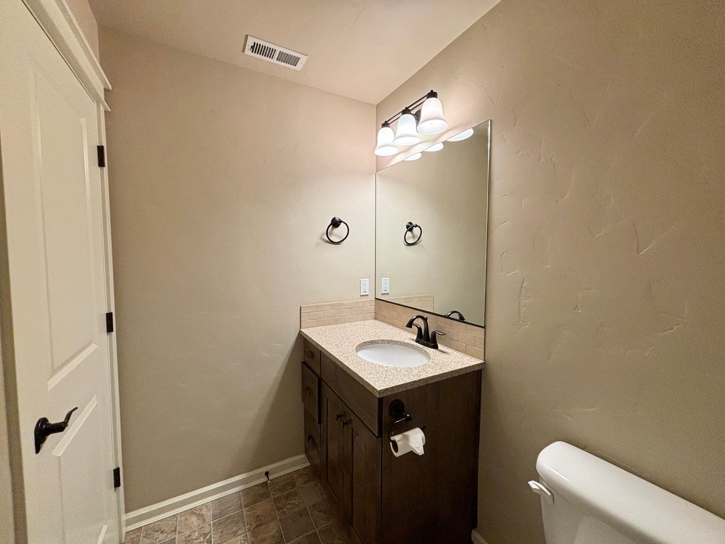 2965 SW Yew Park lane - Redmond - Oregon - 3 bed, 2 bath rental property