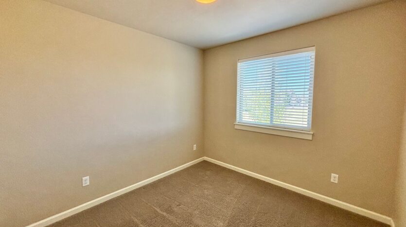 2965 SW Yew Park lane - Redmond - Oregon - 3 bed, 2 bath rental property