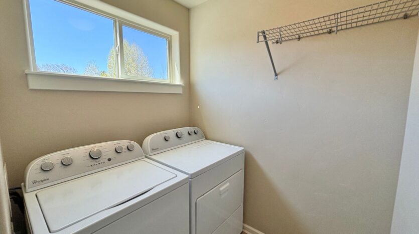 2965 SW Yew Park lane - Redmond - Oregon - 3 bed, 2 bath rental property