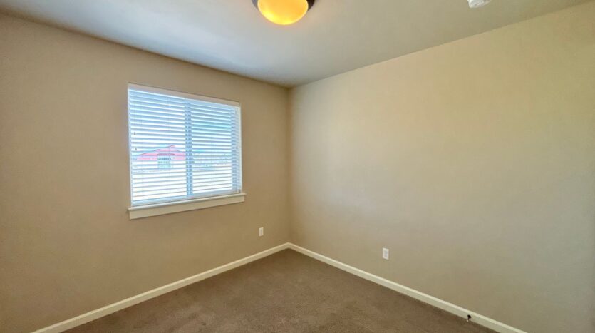 2965 SW Yew Park lane - Redmond - Oregon - 3 bed, 2 bath rental property