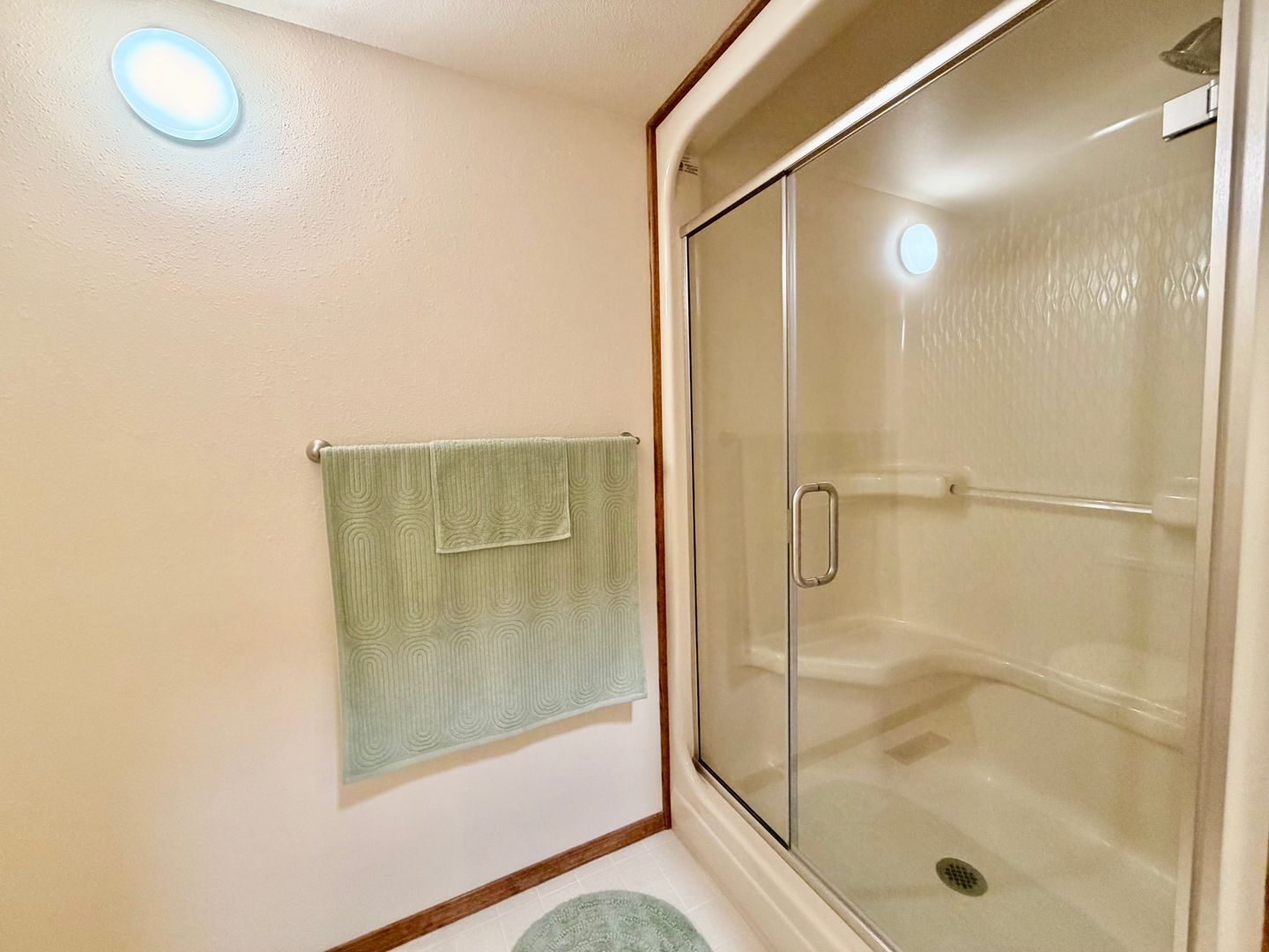 60785 Willow Creek Loop - Bend - Oregon - 2 bed, 2 bath rental property