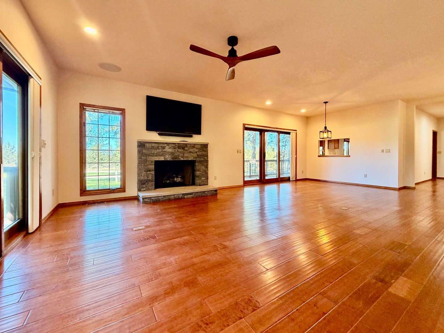60785 Willow Creek Loop - Bend - Oregon - 2 bed, 2 bath rental property