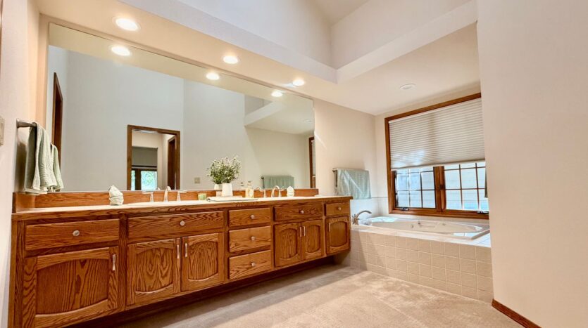 60785 Willow Creek Loop - Bend - Oregon - 2 bed, 2 bath rental property