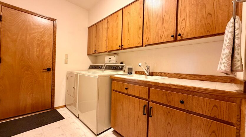 60785 Willow Creek Loop - Bend - Oregon - 2 bed, 2 bath rental property