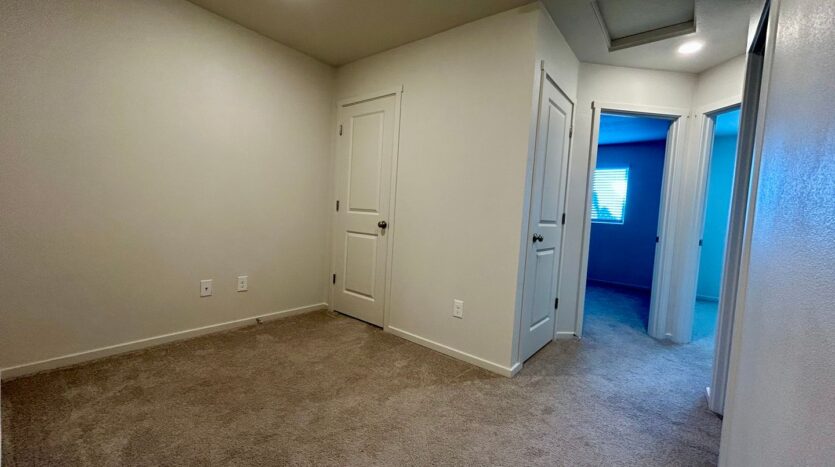 611 NE 72nd St - Vancouver - Washington - 3 bed, 2.5 bath rental property