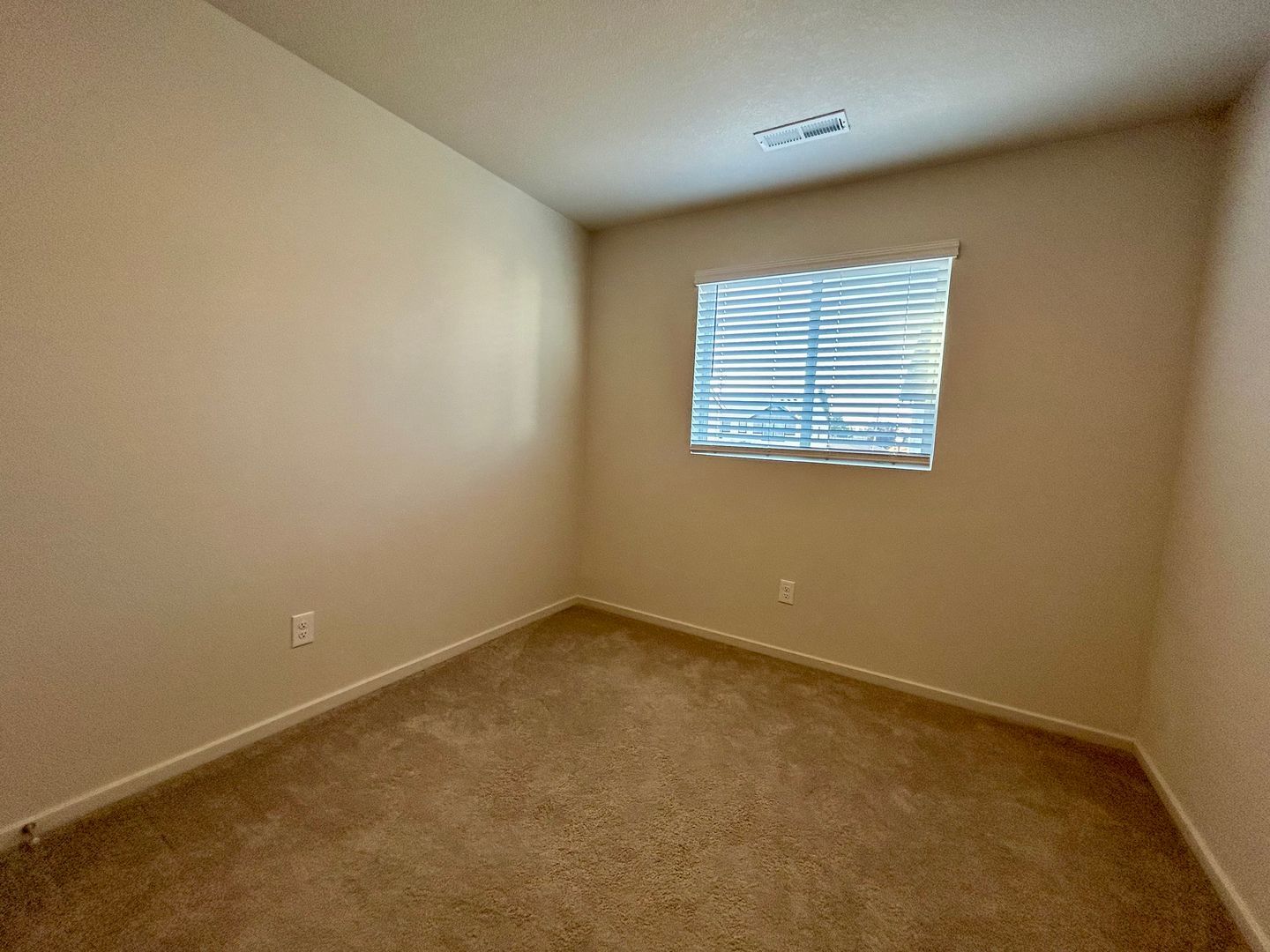 611 NE 72nd St - Vancouver - Washington - 3 bed, 2.5 bath rental property