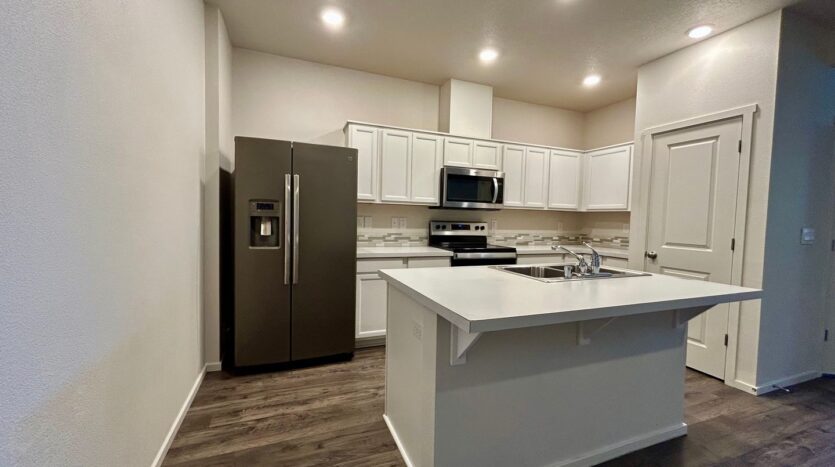 611 NE 72nd St - Vancouver - Washington - 3 bed, 2.5 bath rental property