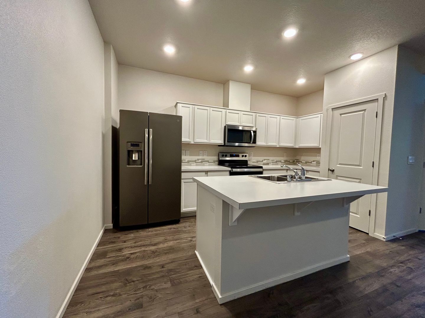 611 NE 72nd St - Vancouver - Washington - 3 bed, 2.5 bath rental property