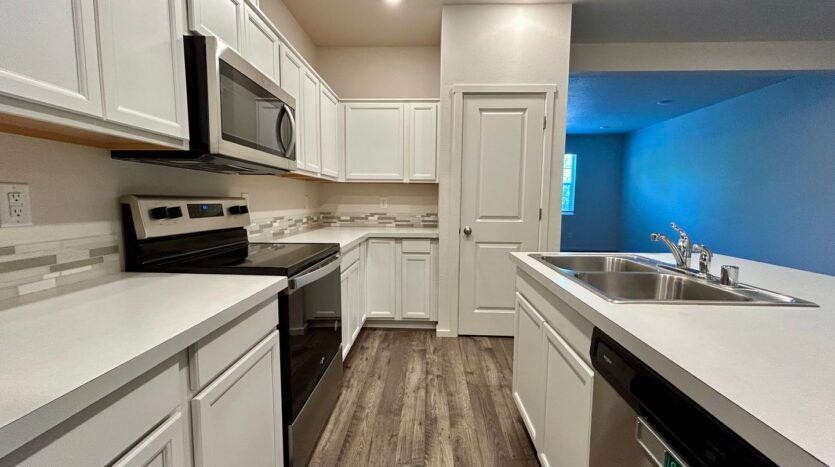 611 NE 72nd St - Vancouver - Washington - 3 bed, 2.5 bath rental property