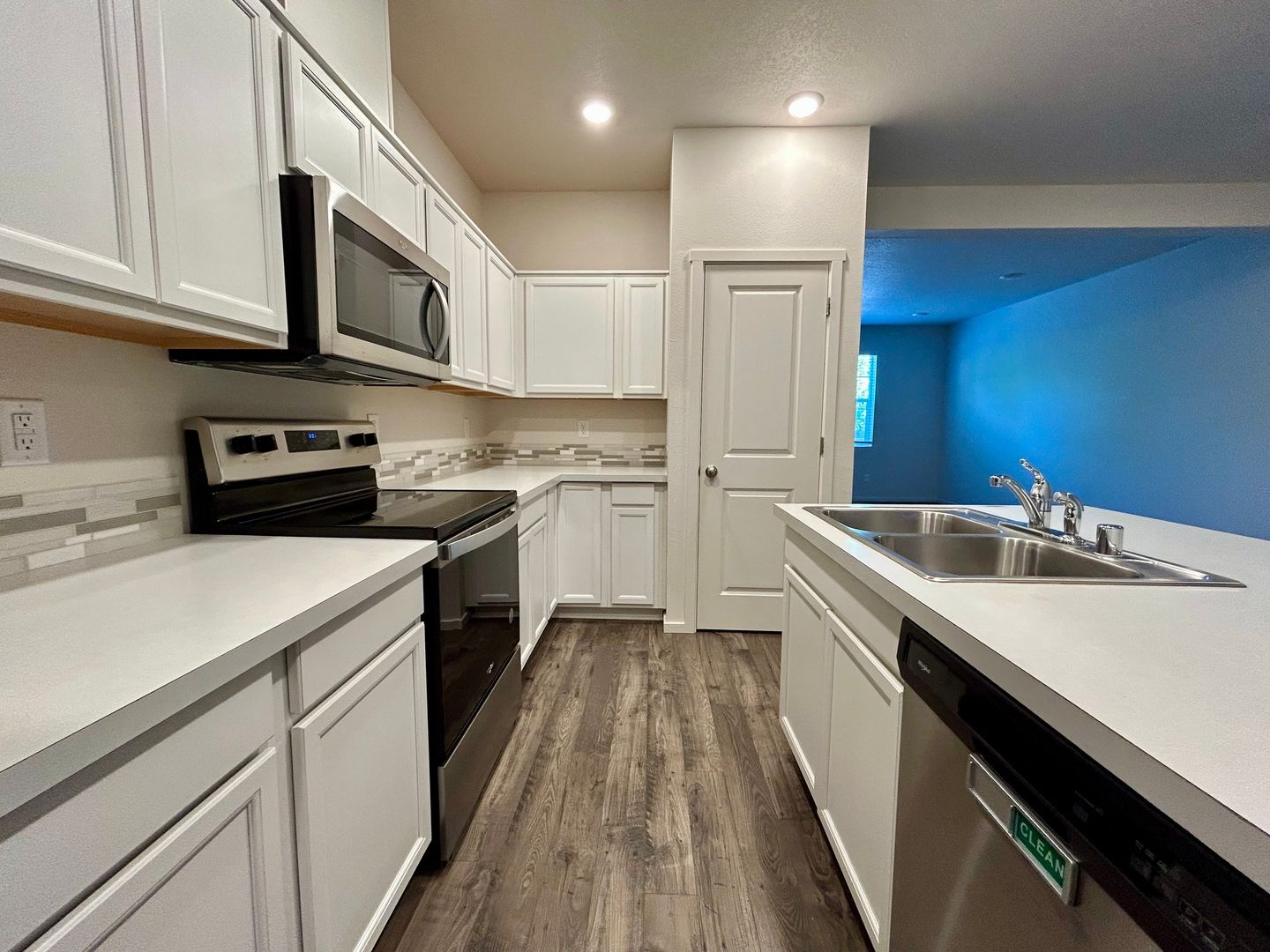 611 NE 72nd St - Vancouver - Washington - 3 bed, 2.5 bath rental property
