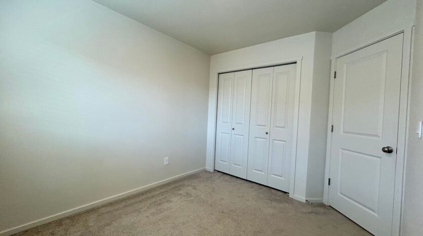 611 NE 72nd St - Vancouver - Washington - 3 bed, 2.5 bath rental property