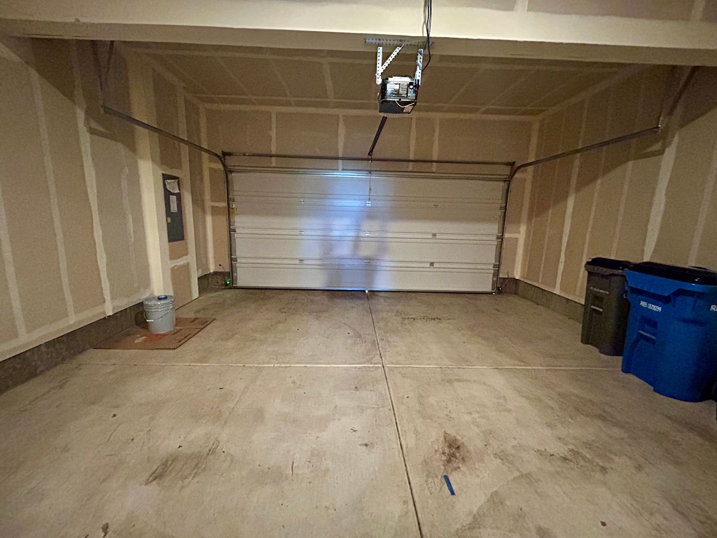 611 NE 72nd St - Vancouver - Washington - 3 bed, 2.5 bath rental property