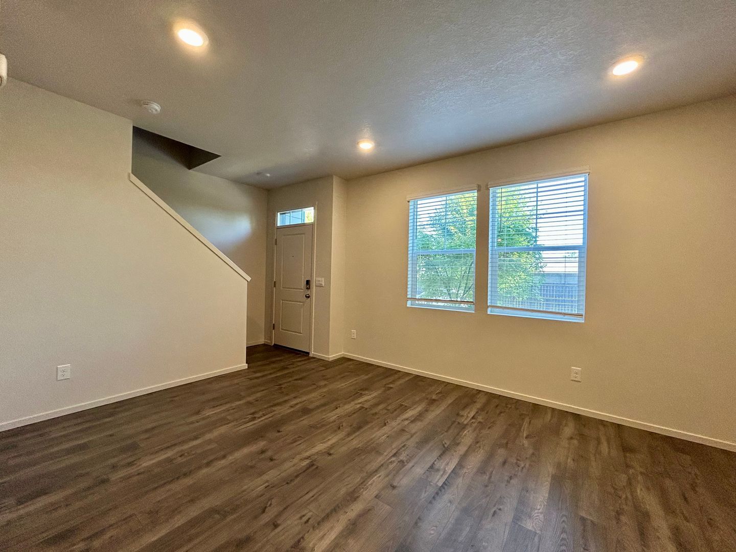 611 NE 72nd St - Vancouver - Washington - 3 bed, 2.5 bath rental property