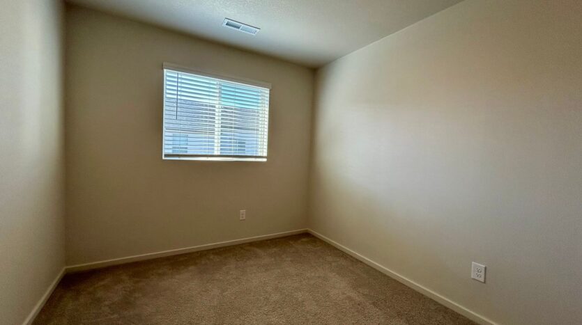 611 NE 72nd St - Vancouver - Washington - 3 bed, 2.5 bath rental property