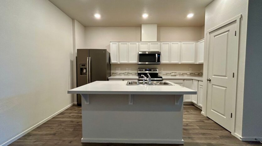 611 NE 72nd St - Vancouver - Washington - 3 bed, 2.5 bath rental property