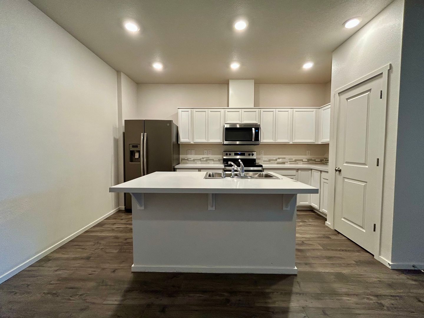 611 NE 72nd St - Vancouver - Washington - 3 bed, 2.5 bath rental property