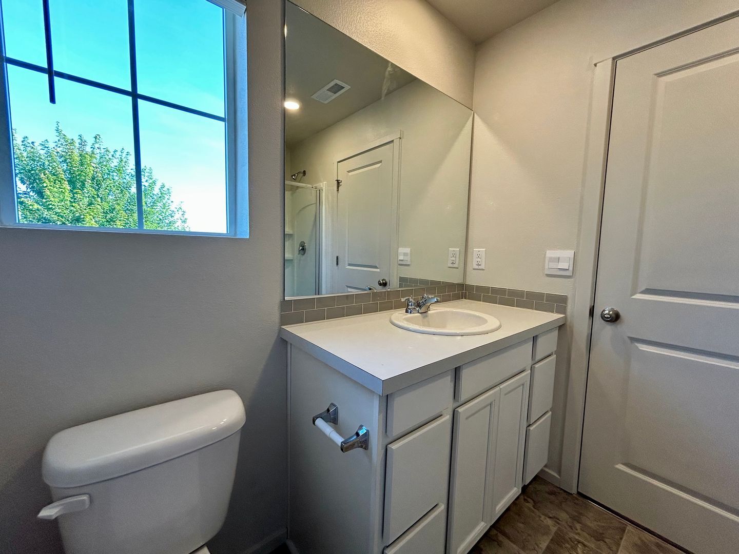 611 NE 72nd St - Vancouver - Washington - 3 bed, 2.5 bath rental property