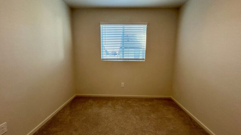 611 NE 72nd St - Vancouver - Washington - 3 bed, 2.5 bath rental property