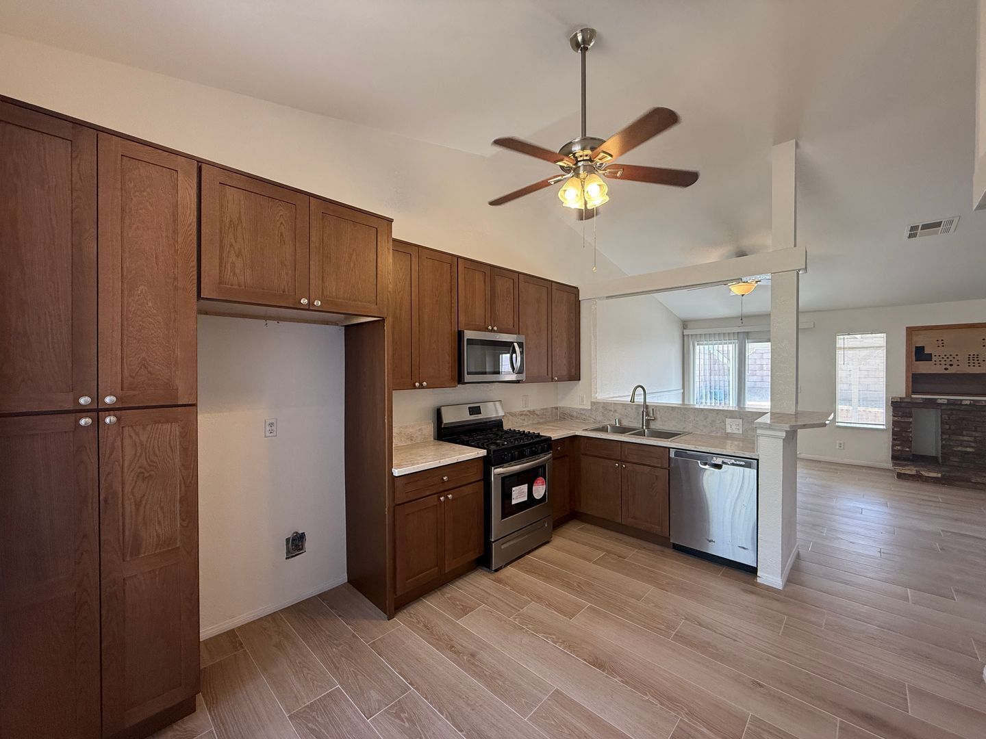 6124 Malaga Ct. - Palmdale - California - 4 bed, 2 bath rental property