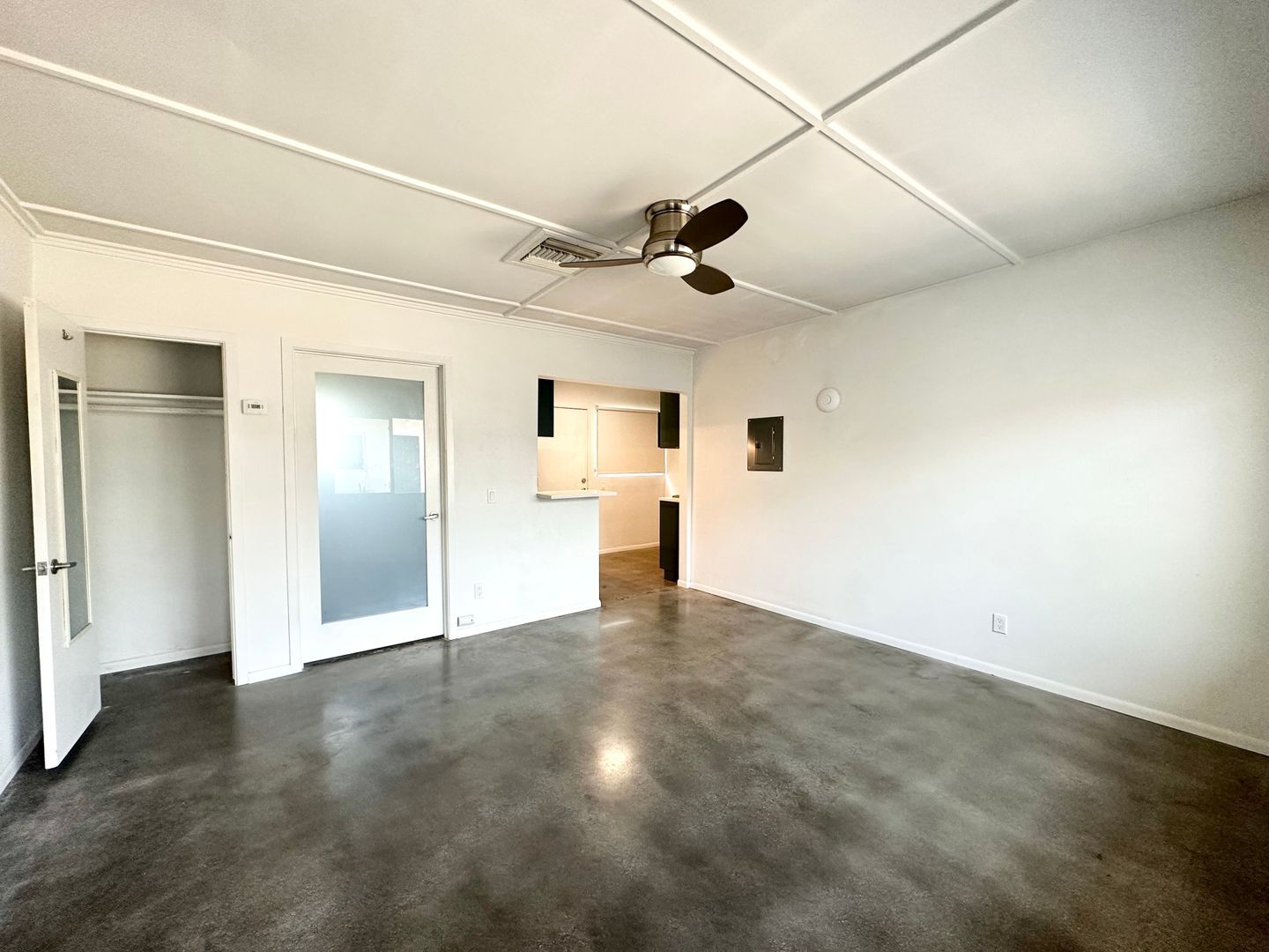700 N Riverside Dr. - Unit 7 - Palm Springs - California - 1 bath rental property