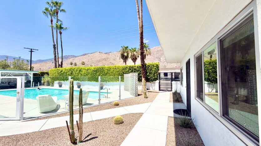 700 N Riverside Dr. - Unit 7 - Palm Springs - California - 1 bath rental property