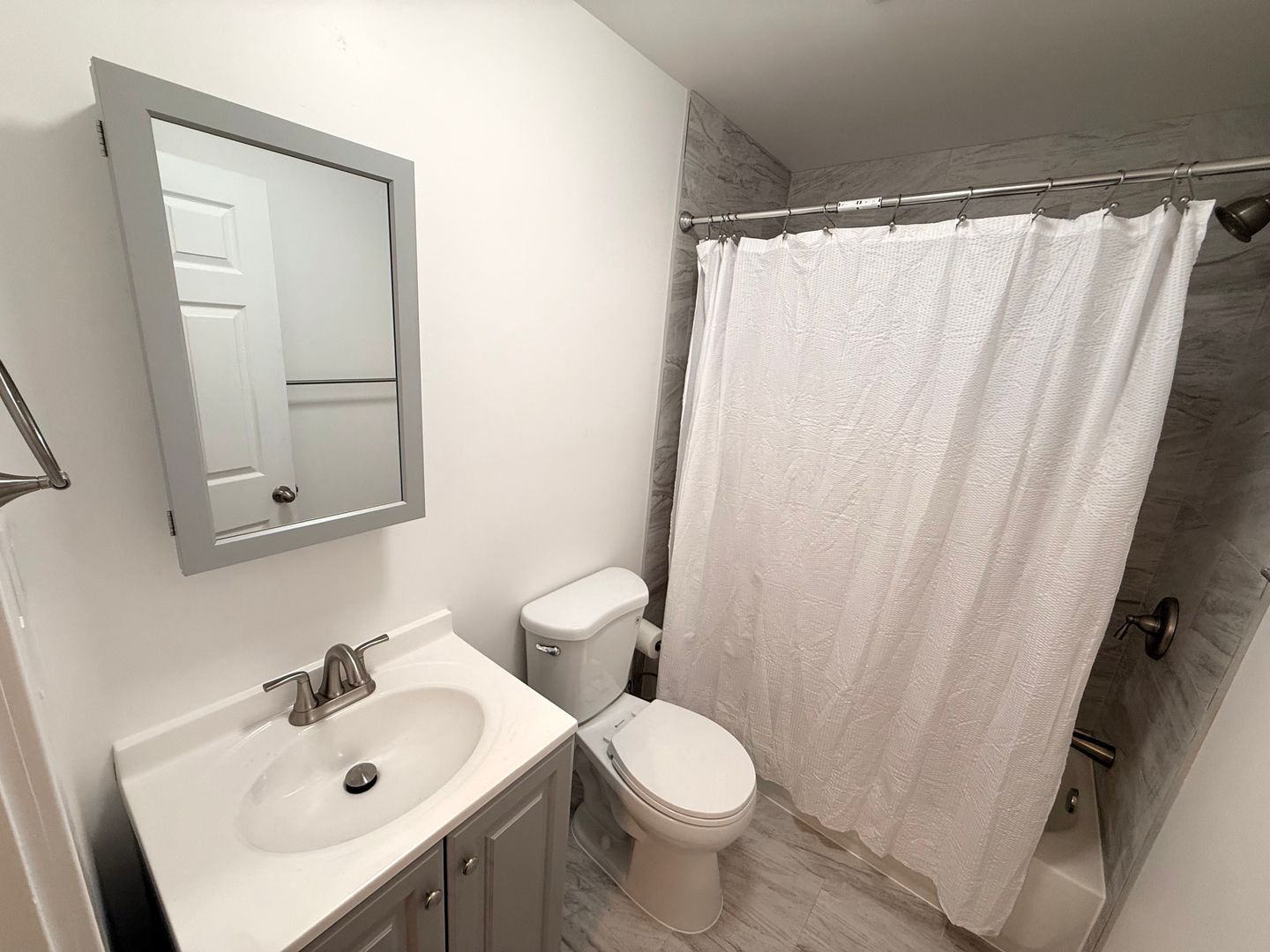 905 SW Pelton Pl - Bend - Oregon - 2 bed, 1 bath rental property