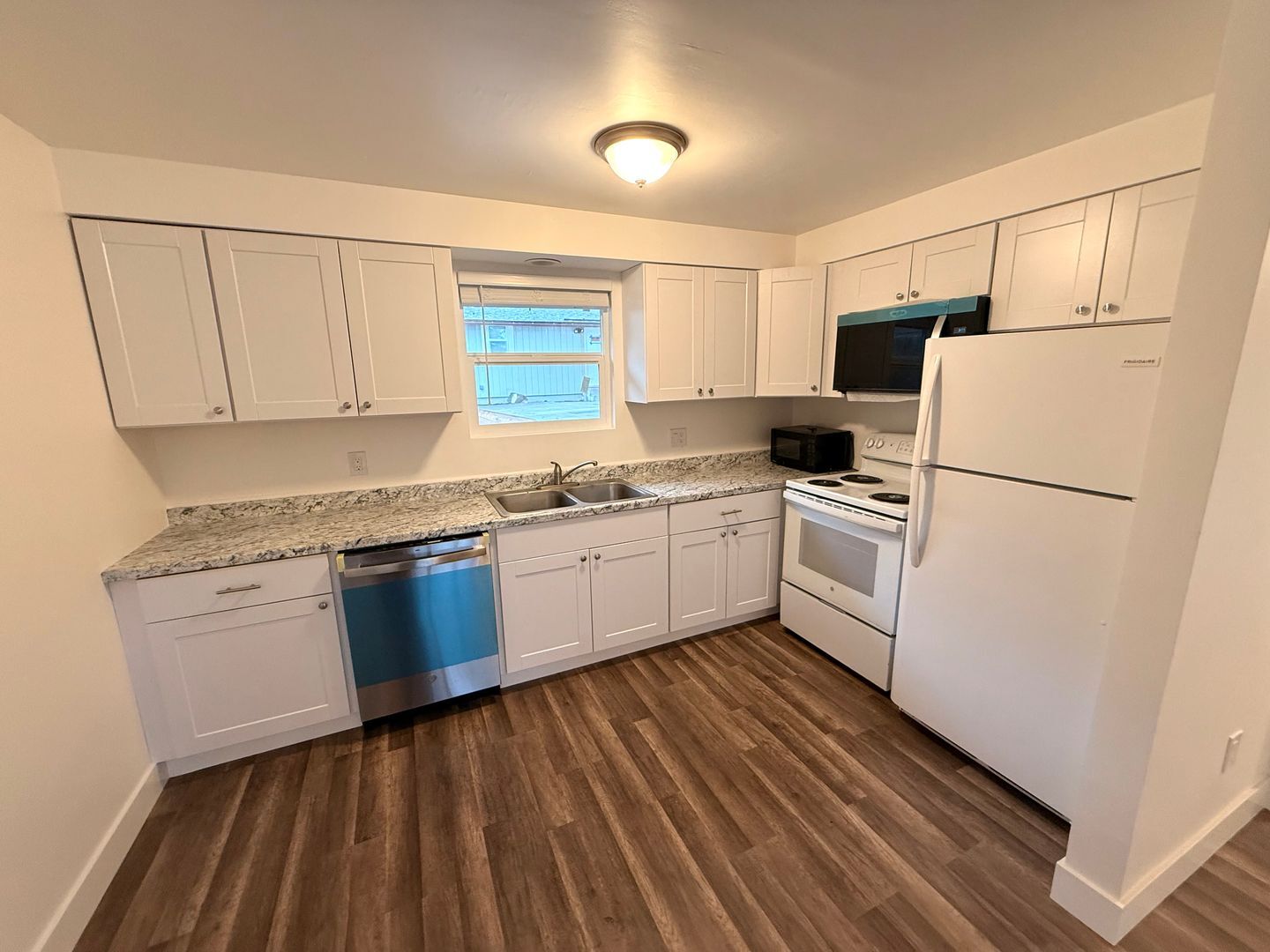 905 SW Pelton Pl - Bend - Oregon - 2 bed, 1 bath rental property