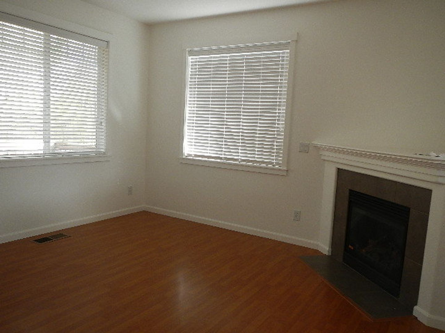 16270 SW Gage Lane - Beaverton - Oregon - 3 bed, 2.5 bath rental property