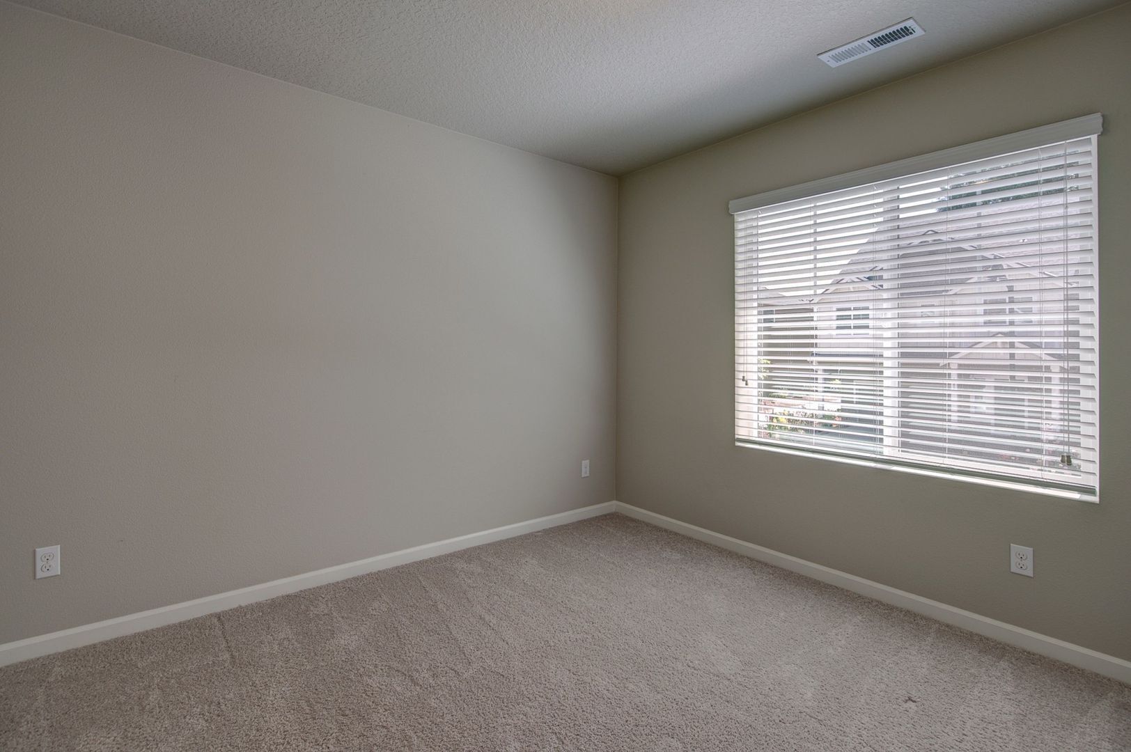 17045 NW Antonio Street - Portland - Oregon - 6 bed, 3.5 bath rental property