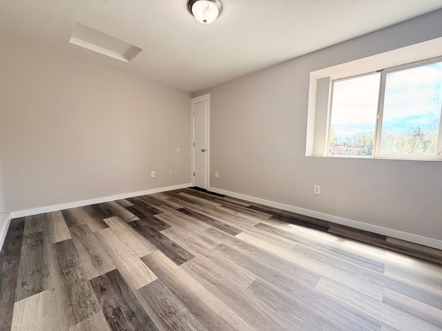 2130 SW Canyon Dr - 3 Unit 3 - Redmond - Oregon - 2 bed, 2.5 bath rental property
