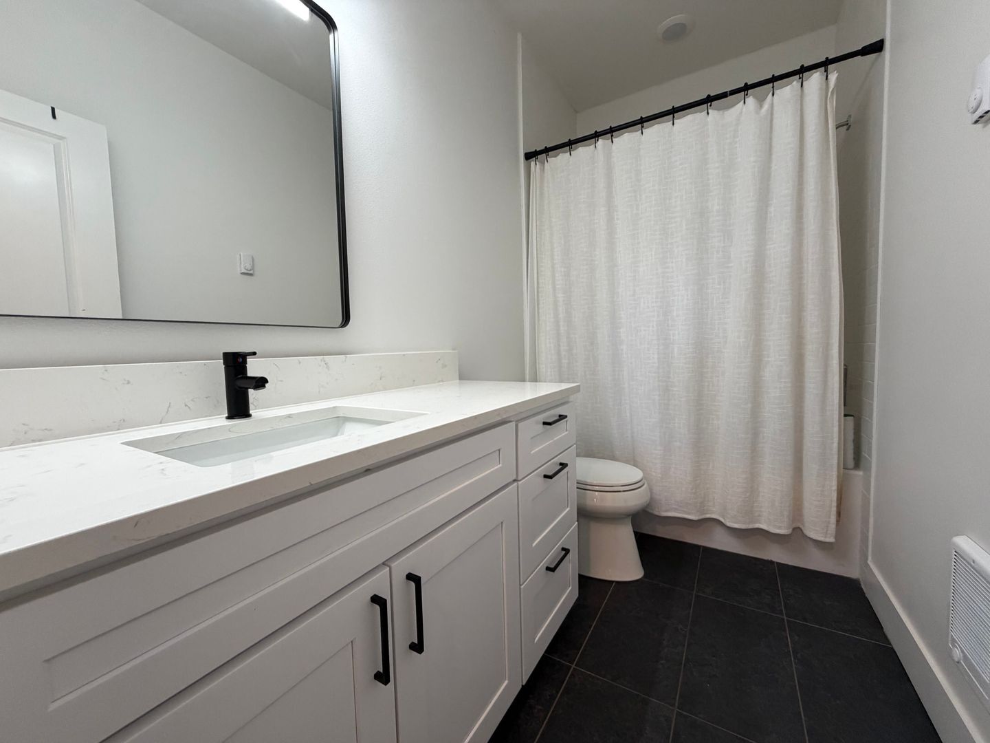 22035 SE Ash St. - Gresham - Oregon - 3 bed, 2.5 bath rental property