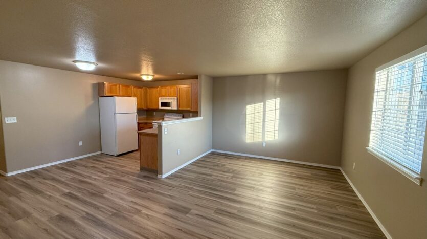 2561 NW Cedar Ave - 4 - Redmond - Oregon - 2 bed, 2.5 bath rental property