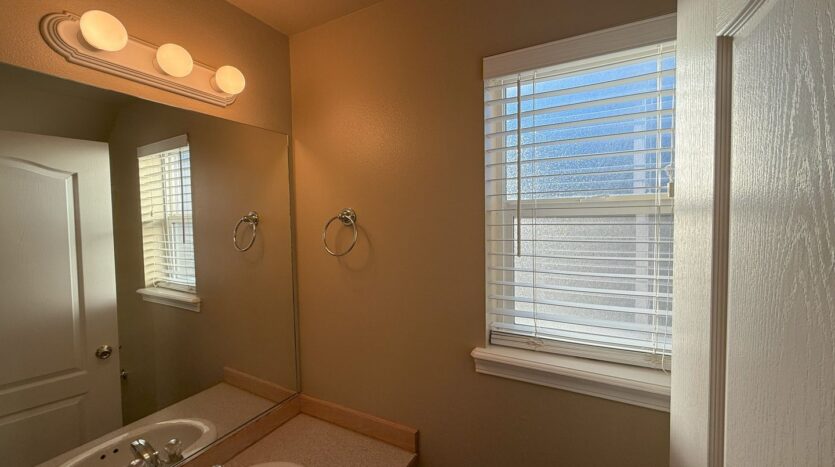 2561 NW Cedar Ave - 4 - Redmond - Oregon - 2 bed, 2.5 bath rental property