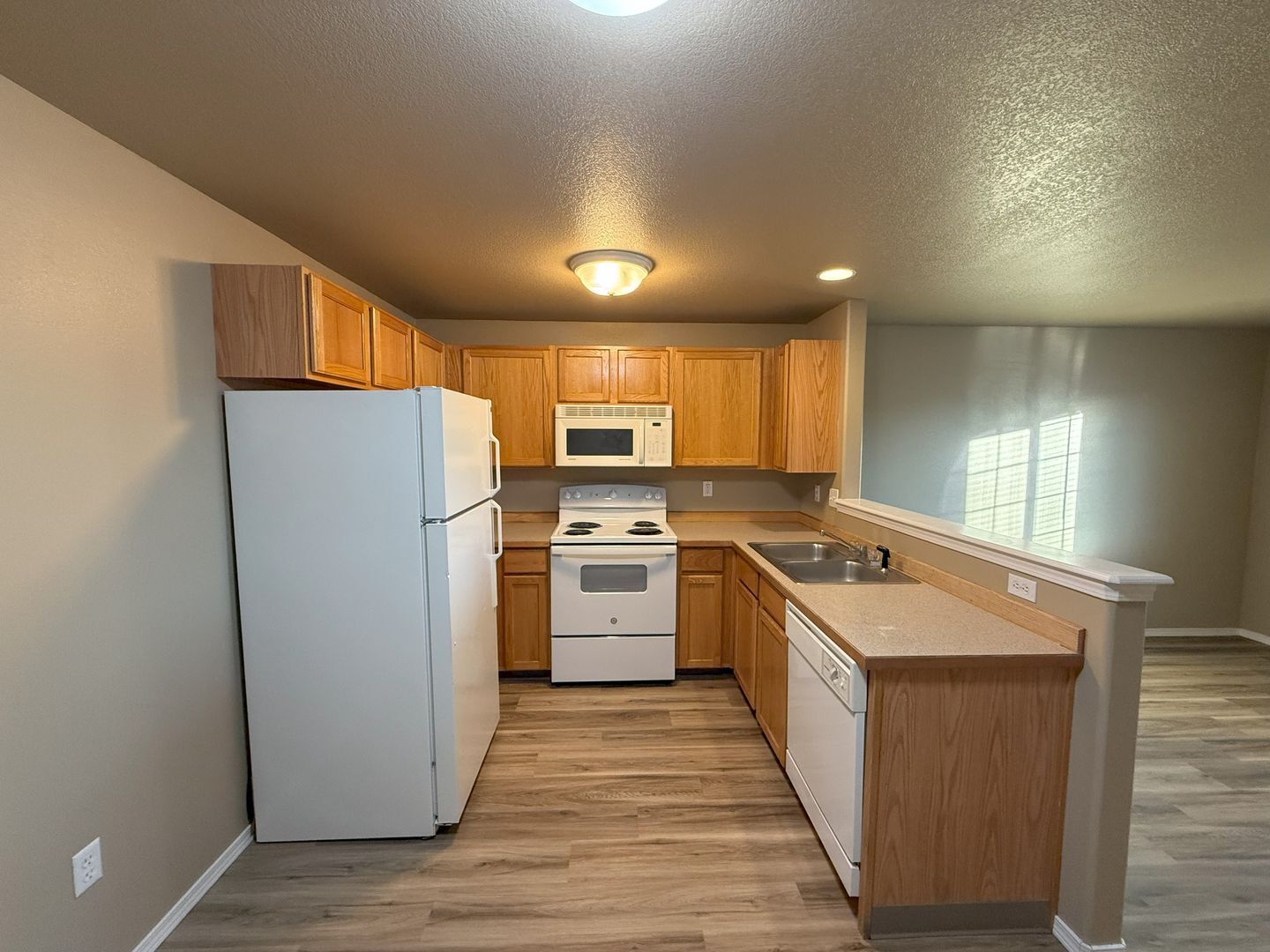 2561 NW Cedar Ave - 4 - Redmond - Oregon - 2 bed, 2.5 bath rental property