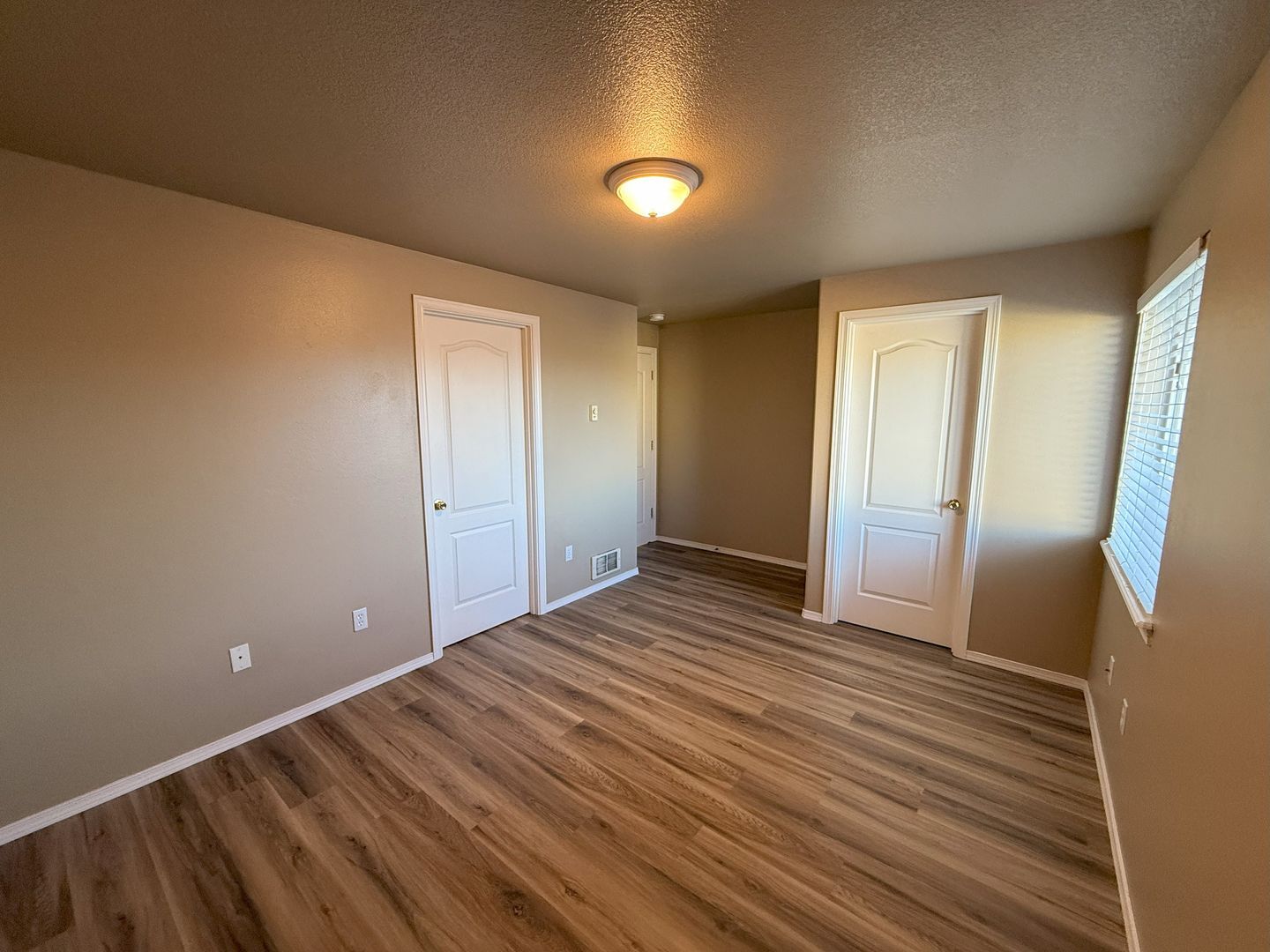 2561 NW Cedar Ave - 4 - Redmond - Oregon - 2 bed, 2.5 bath rental property