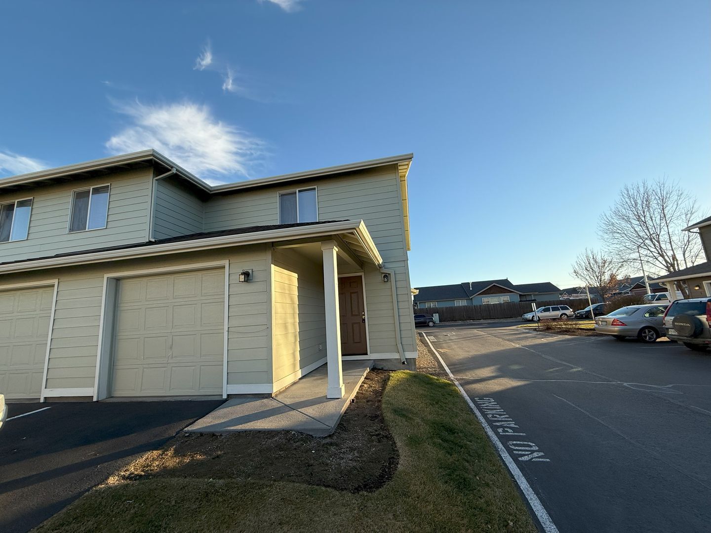2561 NW Cedar Ave - 4 - Redmond - Oregon - 2 bed, 2.5 bath rental property
