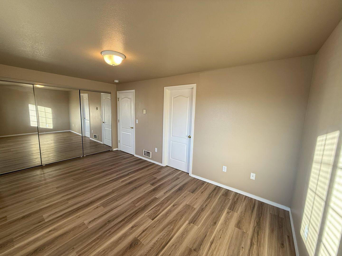 2561 NW Cedar Ave - 4 - Redmond - Oregon - 2 bed, 2.5 bath rental property