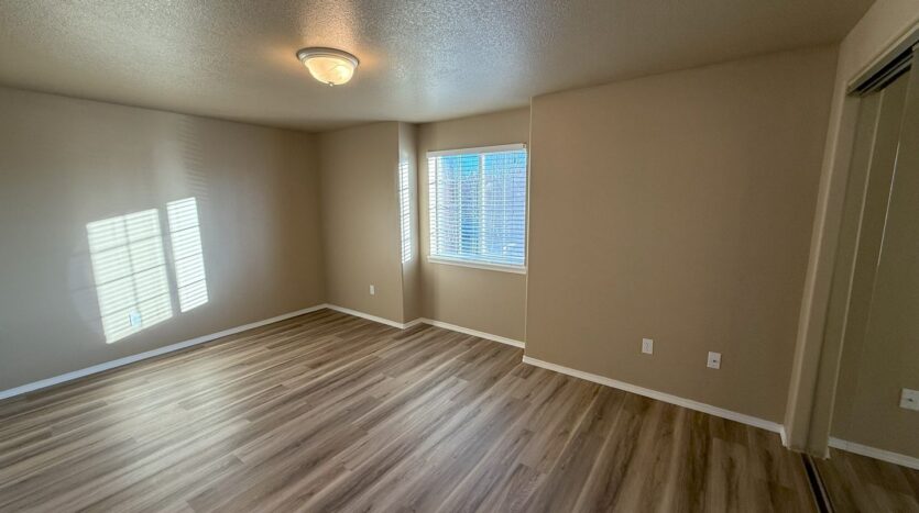 2561 NW Cedar Ave - 4 - Redmond - Oregon - 2 bed, 2.5 bath rental property
