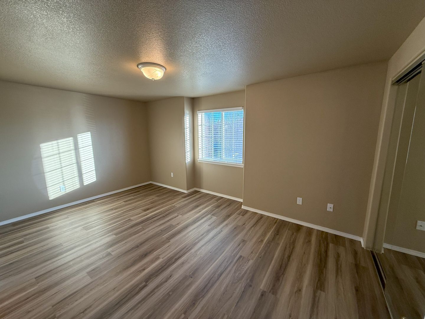 2561 NW Cedar Ave - 4 - Redmond - Oregon - 2 bed, 2.5 bath rental property