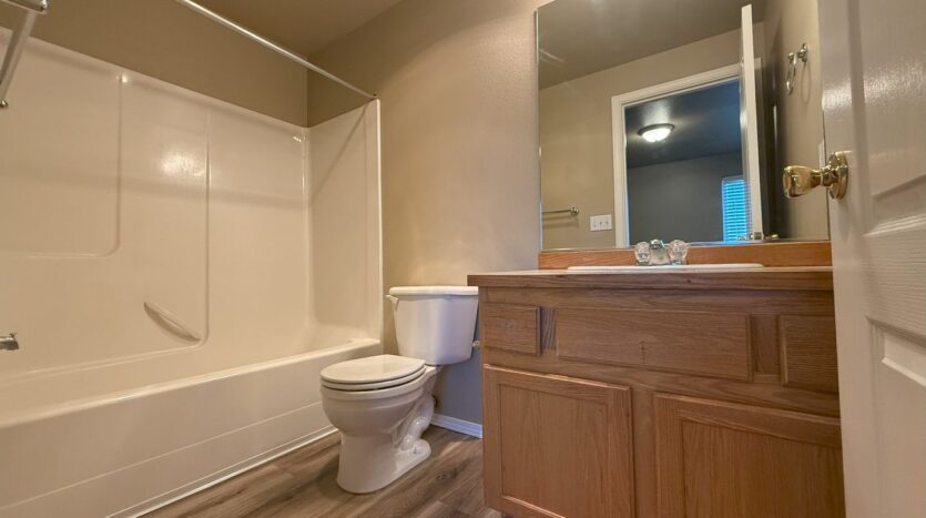 2561 NW Cedar Ave - 4 - Redmond - Oregon - 2 bed, 2.5 bath rental property