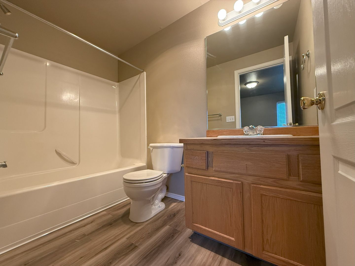 2561 NW Cedar Ave - 4 - Redmond - Oregon - 2 bed, 2.5 bath rental property