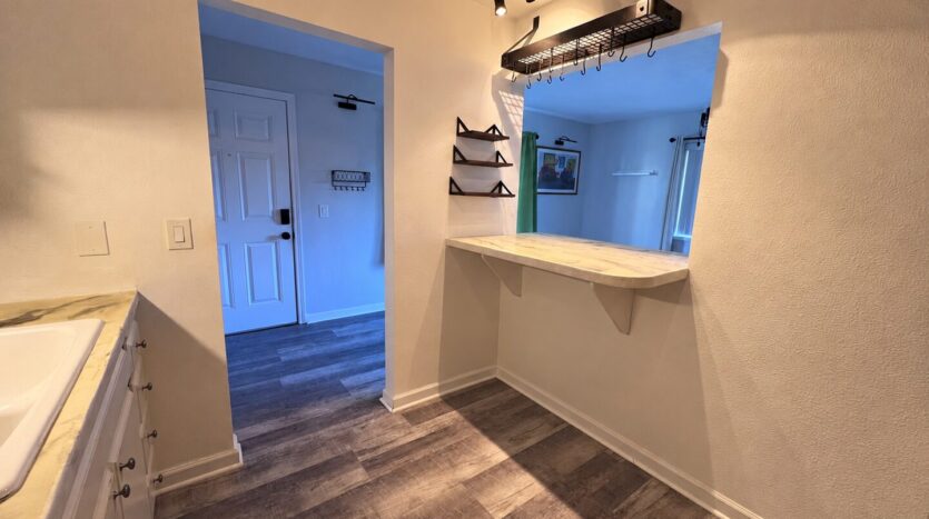 390 N Hayden Island Dr. - Portland - Oregon - 1 bed, 1 bath rental property