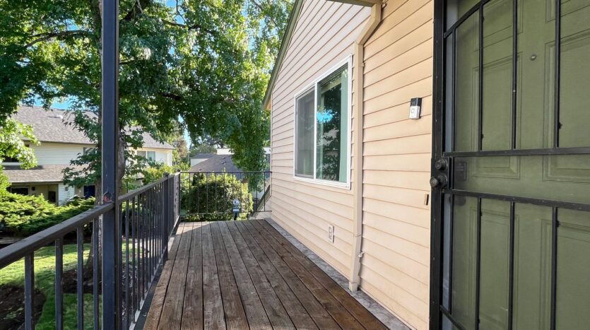 390 N Hayden Island Dr. - Portland - Oregon - 1 bed, 1 bath rental property