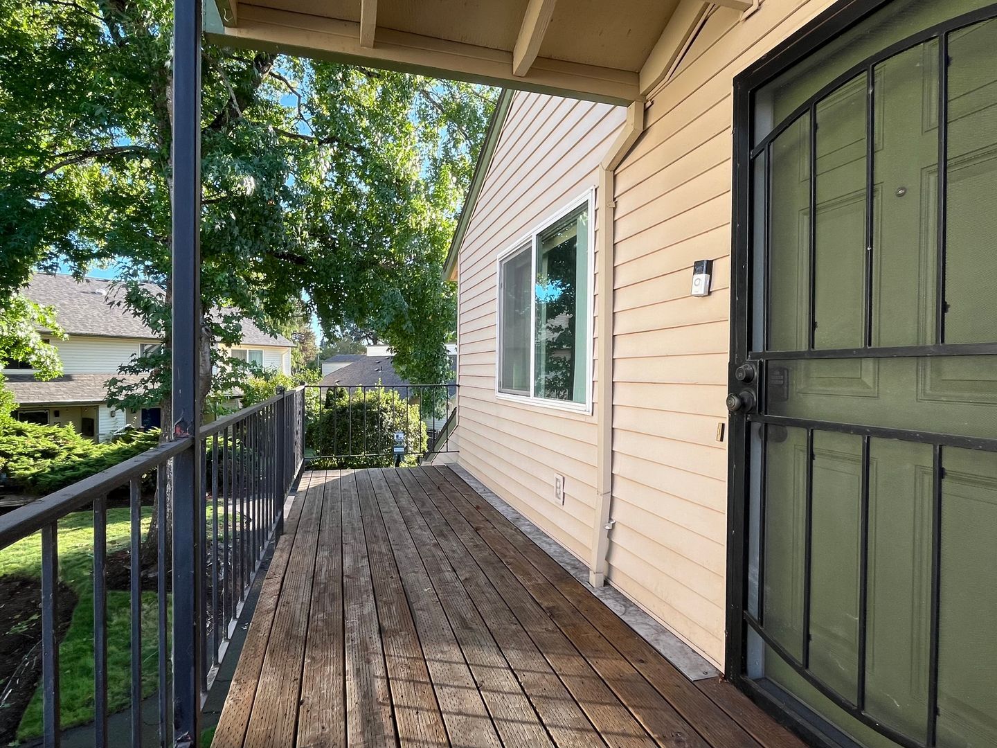 390 N Hayden Island Dr. - Portland - Oregon - 1 bed, 1 bath rental property